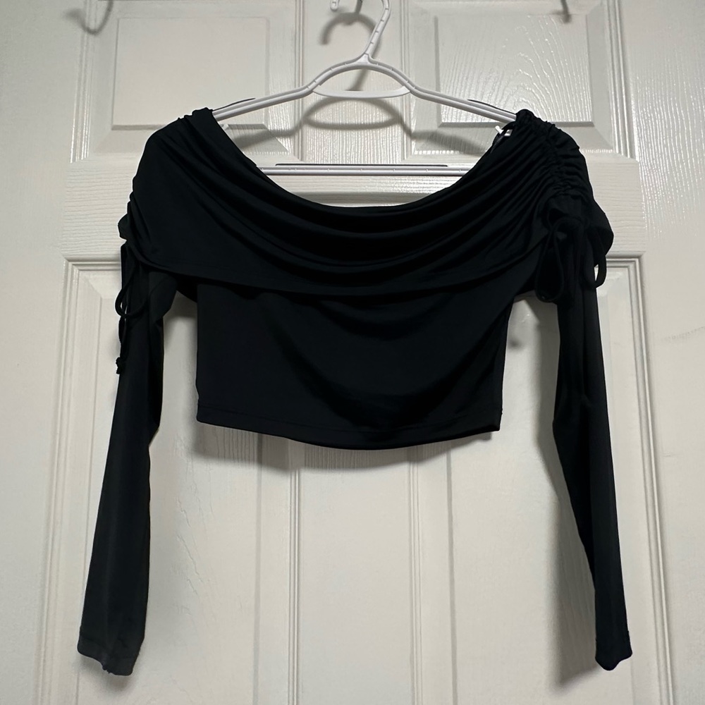 Urban Outfitters size M cropped black off the shoulder top